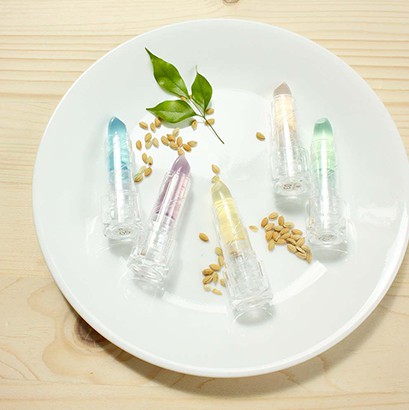 透明晶潤唇膏